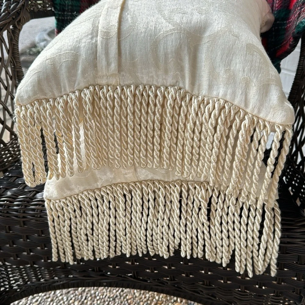 CAMELOT~FRINGED~RECTANGLE~VERY NICE~WELL MADE~THROW PILLOW~W/TWISTED ROPE~BR